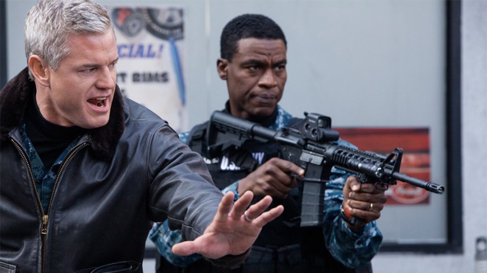The Last Ship: Charles Parnell e Eric Dane nell'episodio No Place Like Home