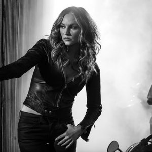 Sons of Anarchy: Drea de Matteo in una foto promozionale per l'ultima stagione della serie