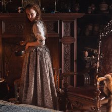 Outlander: un'immagine di Lotte Verbeek nell'episodio The Way Out