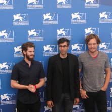Andrew Garfield e Michael Shannon con il regista Ramin Bahrani al photocall di 99 Homes a Venezia 2014