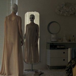 Goodnight Mommy: Susanne Wuest in una scena dell'horror