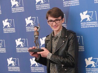 Venezia 2014: Isaac Hempstead-Wright posa al photocall di Boxtrolls