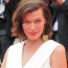 Mostra del Cinema di Venezia 2014 - la Jovovich sul tappeto rosso di Cymbeline