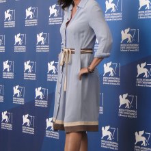 Una foto di Sabina Guzzanti al photocall de La trattativa a Venezia 2014