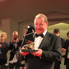 Venezia 2014, Roy Anderson con il Leone d'Oro vinto per Un piccione seduto su un ramo riflette sull'esistenza