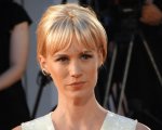 January Jones contro le audizioni virtuali: 'Criminali e patetiche'