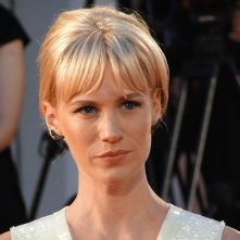 January Jones sul tappeto rosso di Venezia 2014 per Good Kill