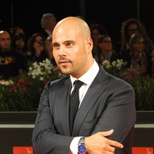 Marco D'Amore sul tappeto rosso di Venezia 2014 per Perez.