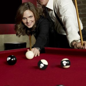 Bones: David Boreanaz e Emily Deschanel in un'immagine promozionale della decima stagione