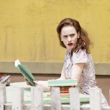 Manhattan: Rachel Brosnahan nell'episodio Acceptable Limits
