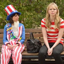 Garfunkel and Oates: Kate Micucci e Riki Lindhome nell'episodio Maturity