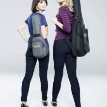 Garfunkel and Oates: Riki Lindhome e Kate Micucci in un'immagine promozionale