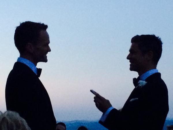 Neil Patrick Harris con David Burtka nel giorno del loro matrimonio a Perugia