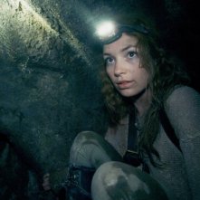 Necropolis - La città dei morti: Perdita Weeks in una scena