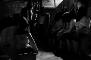 Teaser Trailer - Belluscone. Una storia siciliana