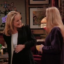 Friends: Helen Hunt e Lisa Kudrow nell'episodio