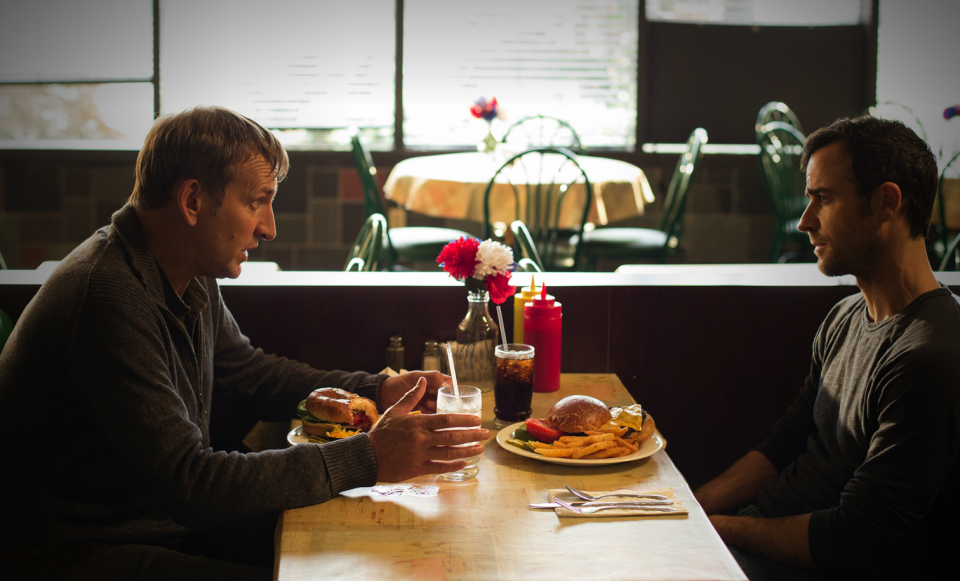 The Leftovers: Christopher Eccleston e Justin Theroux nell'episodio The Prodigal Son Returns