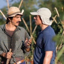 Sergio Rubini con Stefano Accorsi in una scena de La nostra terra