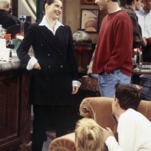 Friends: Isabella Rossellini e David Schwimmer nell'episodio La cassetta della posta