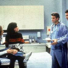 Friends: Jennifer Aniston, Courtney Cox, Noah Wyle e George Clooney nell'episodio Vivere intensamente - 2° parte