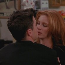 Friends: Julia Roberts e Matthew Perry nell'episodio Il grande Marcel
