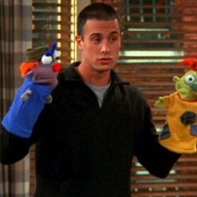 Friends:Freddie Prinze Jr. nell'episodio La tata maschio