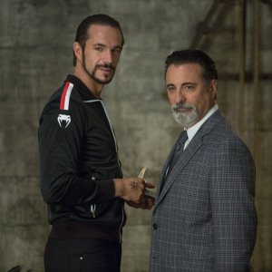 Bastardi in divisa: James D'Arcy con Andy Garcia in una scena del film