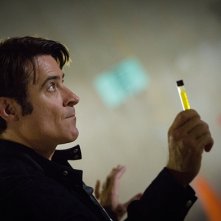 Extant: Goran Visnjic in una scena dell'episodio A New World
