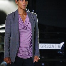 Extant: Halle Berry in un momento dell'episodio A New World