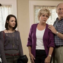 Finding Carter: Alexis Denisoff, Robert Pine, Meredith Baxter, Kathryn Prescott nella prima stagione