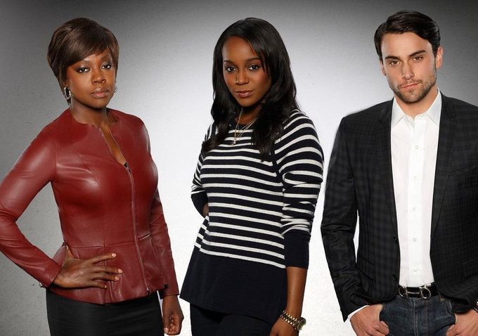 How to Get Away With Murder: Aja Naomi King, Viola Davis e Jack Falahee in un'immagine promozionale