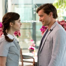 Scrivimi ancora: Lily Collins insieme a Sam Claflin in una scena del film