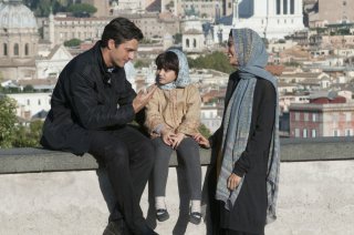 Ragion di Stato: Luca Argentero con Elettra Rossiello e Saadet Aksoy in una scena