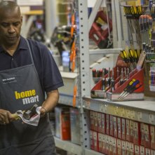 The Equalizer - Il vendicatore: Denzel Washington in una scena del film nei panni di Robert McCall