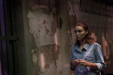 Trash: Rooney Mara in una scena del film