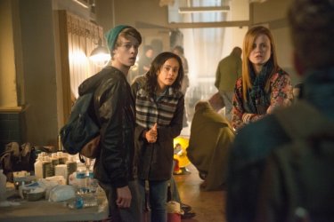 Under the Dome: Colin Ford, Mackenzie Lintz e Karla Crome nell'episodio Black Ice