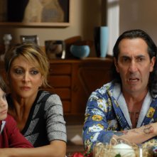 Un natale stupefacente: Paola Minaccioni con Paolo Calabresi in una scena del film