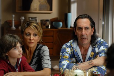 Un natale stupefacente: Paola Minaccioni con Paolo Calabresi in una scena del film