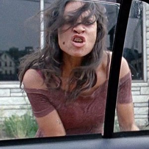 Rosario Dawson in Non lasciarmi sola
