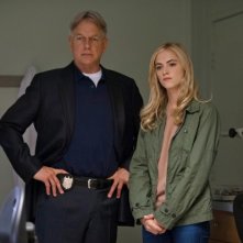 NCIS: Mark Harmon ed Emily Wichersham nel doppio episodio Crescent City