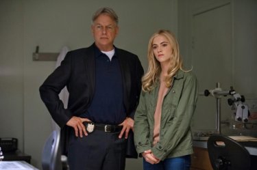 NCIS: Mark Harmon ed Emily Wichersham nel doppio episodio Crescent City