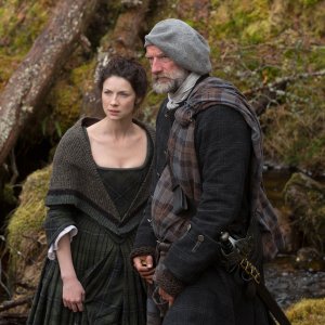 Outlander: Graham McTavish e Caitriona Balfe nell'episodio Rent