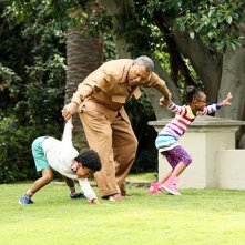 Black-ish: Laurence Fishburne, Marsain Martin e Miles Brown nella premiere della serie