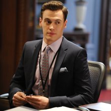 Madam Secretary: Erich Bergen in una scena della premiere della serie