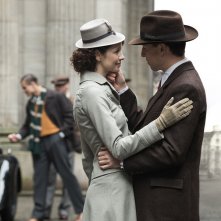 Outlander: Caitriona Balfe e Tobias Menzies nell'episodio The Wedding