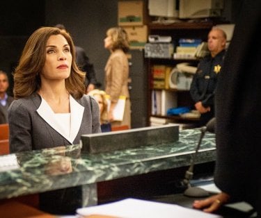 The Good Wife: un'immagine di Julianna Margulies nell'episodio The Line