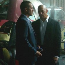 Fast & Furious 7: Vin Diesel insieme a Paul Walker in un momento del film