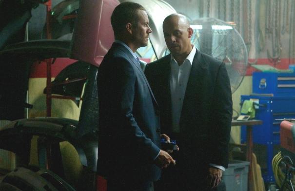 Fast & Furious 7: Vin Diesel insieme a Paul Walker in un momento del film
