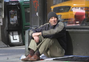 Time Out of Mind: Richard Gere in una scena del film nei panni del senzatetto George