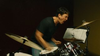 Whiplash: Miles Teller durante una concitatissima scena del film